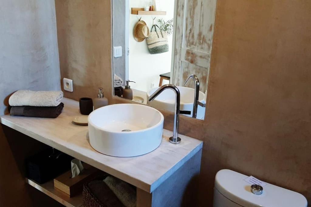Ferienwohnung Vue Imprenable Sur La Sorgue LʼIsle-sur-la-Sorgue Exterior foto